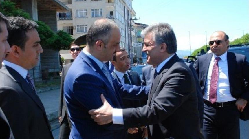 Cumhurbaşkanı Abdullah G&uuml;l&rsquo;e Of&rsquo;ta Yoğun Sevgi G&ouml;sterisi
