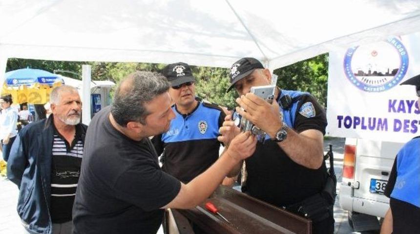 Kayseri Polisi Tatile &Ccedil;ıkacak Vatandaşları Uygulamalı Olarak Uyardı