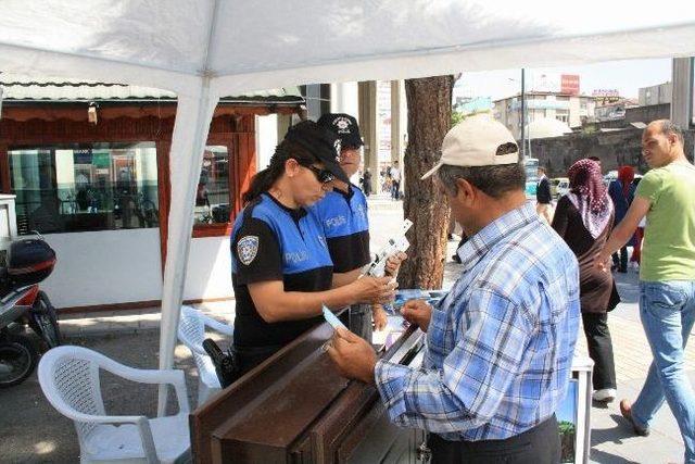 Kayseri Polisi Tatile Çıkacak Vatandaşları Uygulamalı Olarak Uyardı