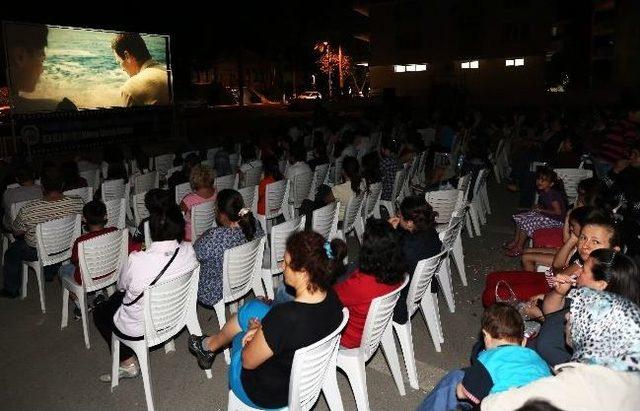 Selçuk'ta Açık Havada Sinema Keyfi