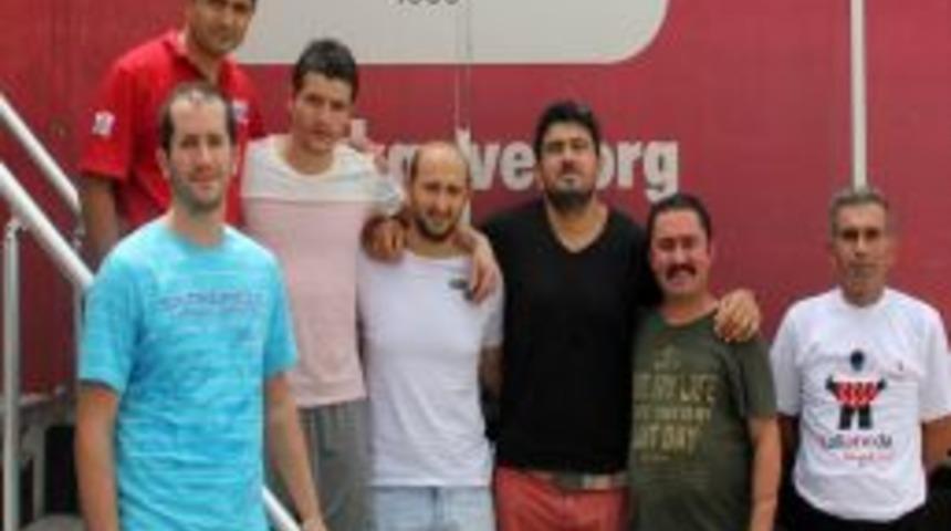Milli Hentbolcular Kızılay'a Kan Bağışladı