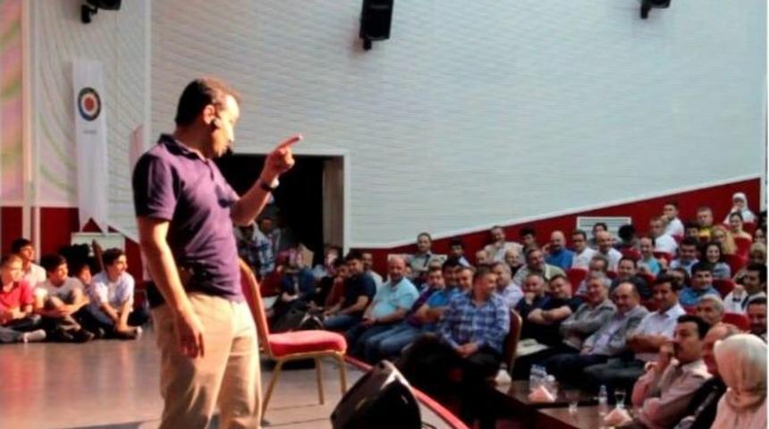 Hem D&uuml;ş&uuml;nd&uuml;rd&uuml;, Hem G&uuml;ld&uuml;rd&uuml;