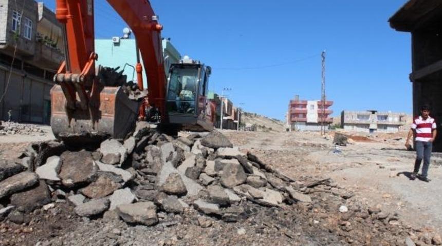Şanlıurfa&rsquo;da Yol &Ccedil;alışmalarına Devam Ediliyor