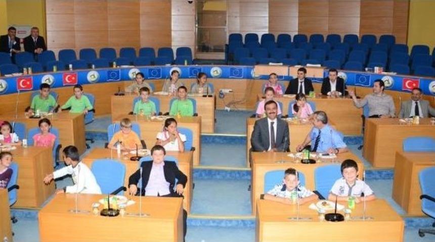 Atık Pil Topladılar &Ouml;d&uuml;llerini Aldılar