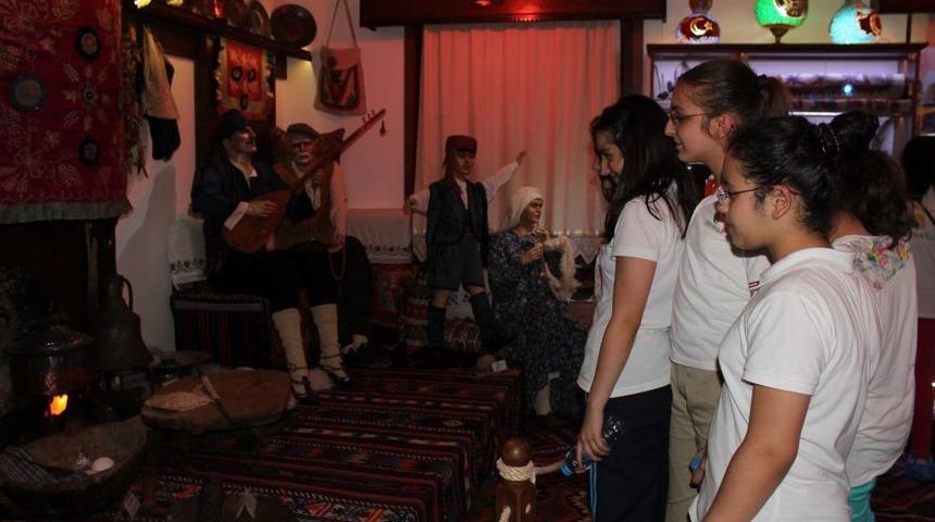 Sema Toroslu &Ouml;ğrenciler, Y&ouml;r&uuml;k K&uuml;lt&uuml;r&uuml;n&uuml; Yerinde Ziyaretle &Ouml;ğreniyor