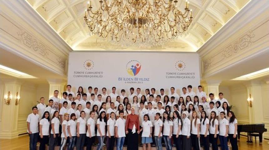 Toros Yağmurlu &Ouml;ğrenci, Hayr&uuml;nnisa G&uuml;l'le Buluşan 81 Yıldız Arasında