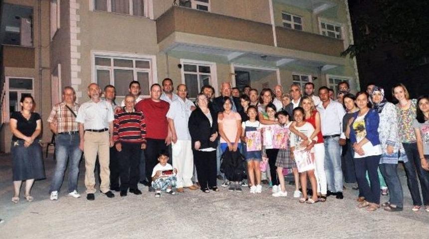 Posbıyık Kirmanlı&rsquo;da &Ccedil;i&ccedil;eklerle Karşılandı