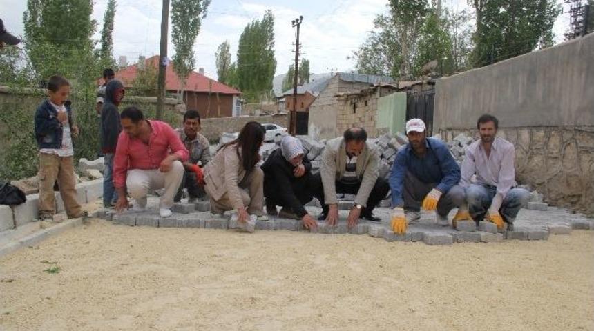 Başkale De Kilit Taşı &Ccedil;alışması
