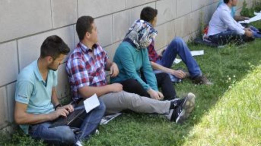 4 Kişinin Alınacağı Zabıt K&acirc;tipliği Sınavına 555 Kişi M&uuml;racaat Etti