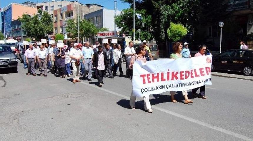 &lsquo;d&uuml;nya &Ccedil;ocuk İş&ccedil;iliği İle M&uuml;cadele G&uuml;n&uuml;&rsquo;