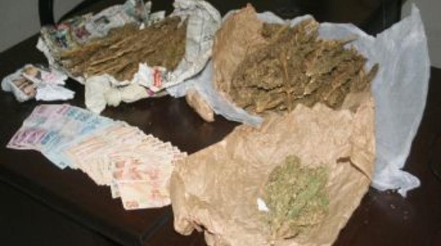 Silvan'da 1 Kilo 500 Gram Esrar Ele Ge&ccedil;irildi