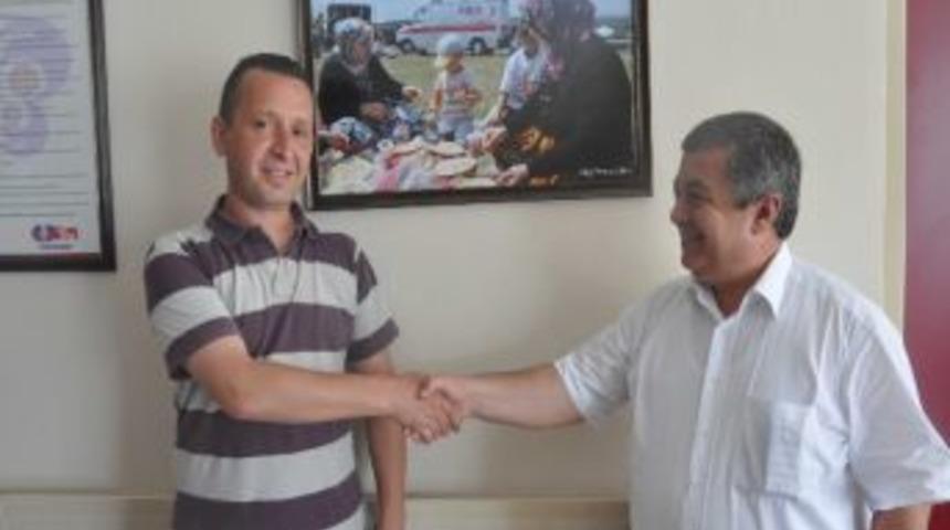 &Ccedil;ektiği Fotoğrafı Hastane Duvarına Astılar