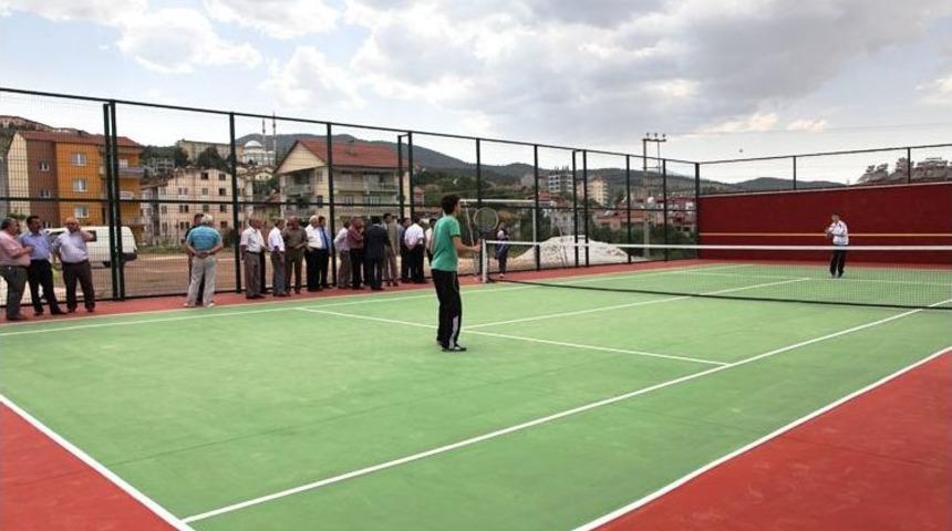 Acıpayam Anadolu Lisesi'ne Modern Saha