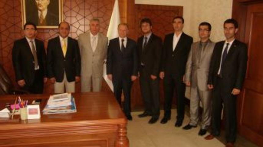 Kapadokya Gazeteciler Cemiyeti &Uuml;yeleri Vali&rsquo;yi Ziyaret Etti