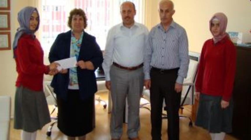 &Ouml;zel Feza Berk &Ouml;ğrencileri Afrika&rsquo;da Su Kuyusu A&ccedil;tırıyor