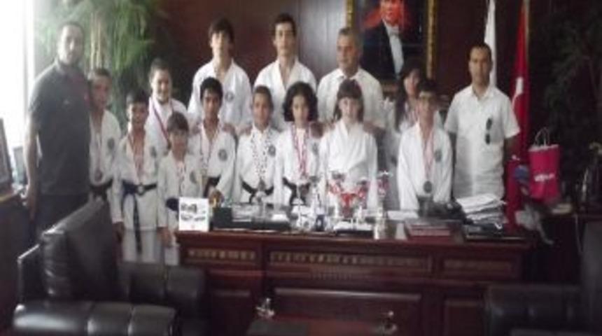 Şampiyonlara Başkan Dağ&rsquo;dan Tebrik