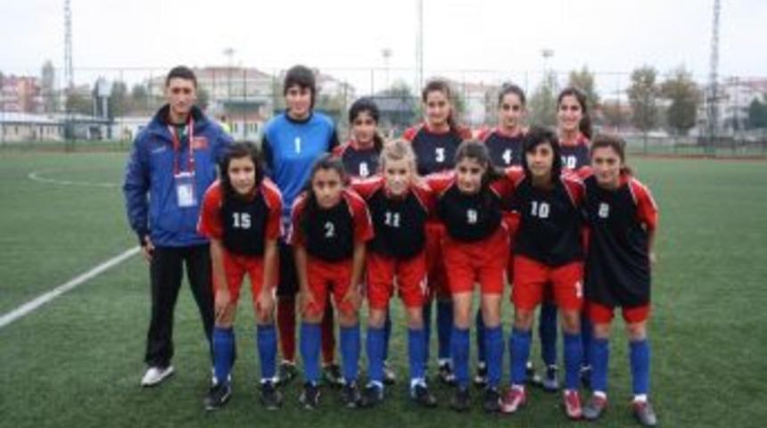 Yalova&rsquo;nın Dişi Messi&rsquo;leri Zorlu Gruba D&uuml;şt&uuml;