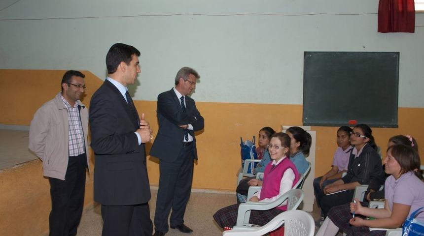 Kaymakam Kalkar Okul Ziyaretlerine Devam Ediyor