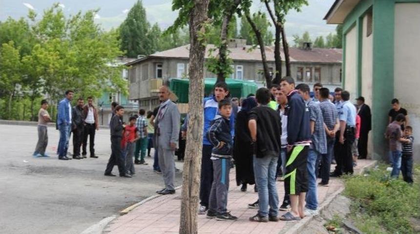 Erzurum&rsquo;da Bı&ccedil;aklı Kavga: 4 Yaralı