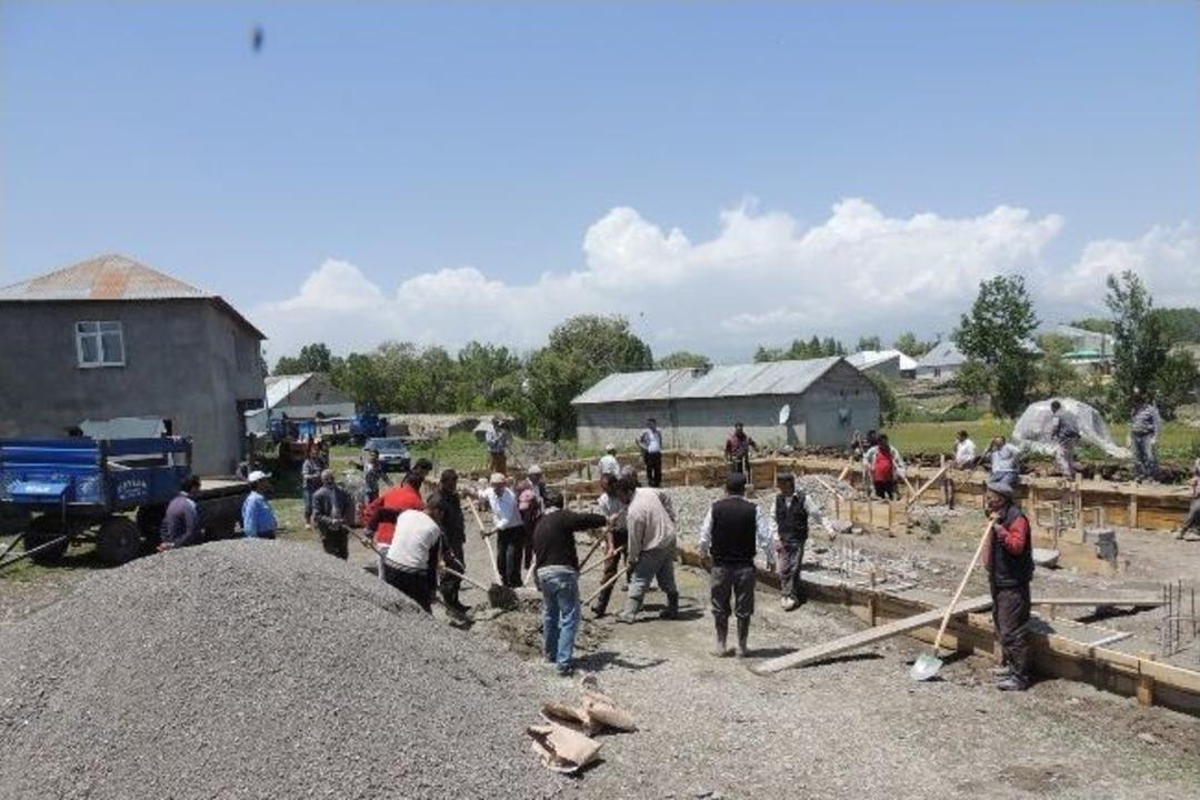 Ağrı&rsquo;da Muhtar, &Ouml;ğretmen Ve İmam Dayanışması
