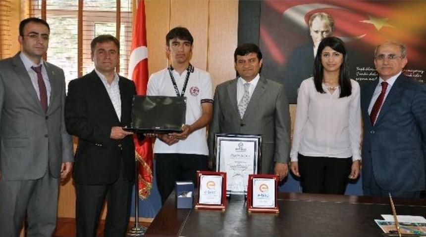 Efsanevi Taşlar Birinci Oldu