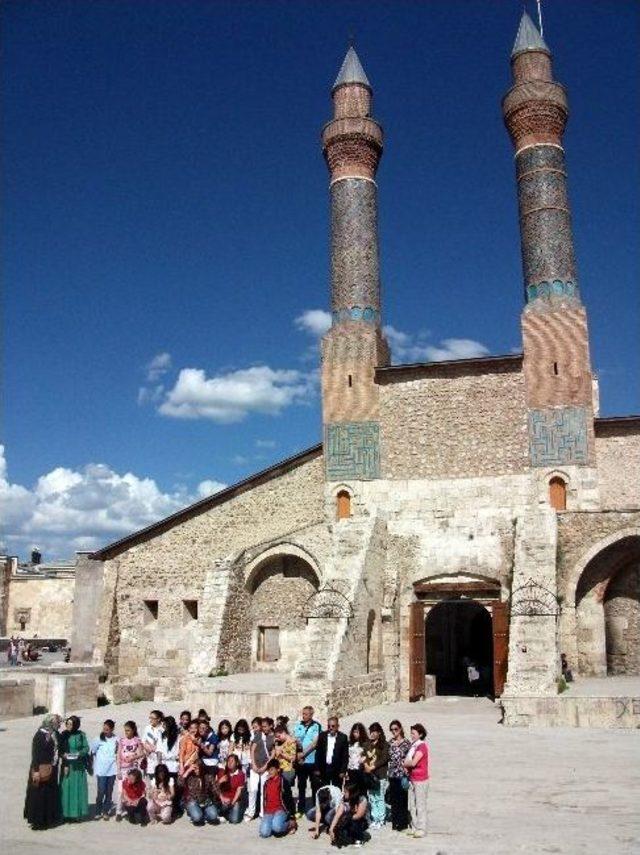 Romanya’lı Öğrenciler İle Kültürler Arası Köprü Kuruldu