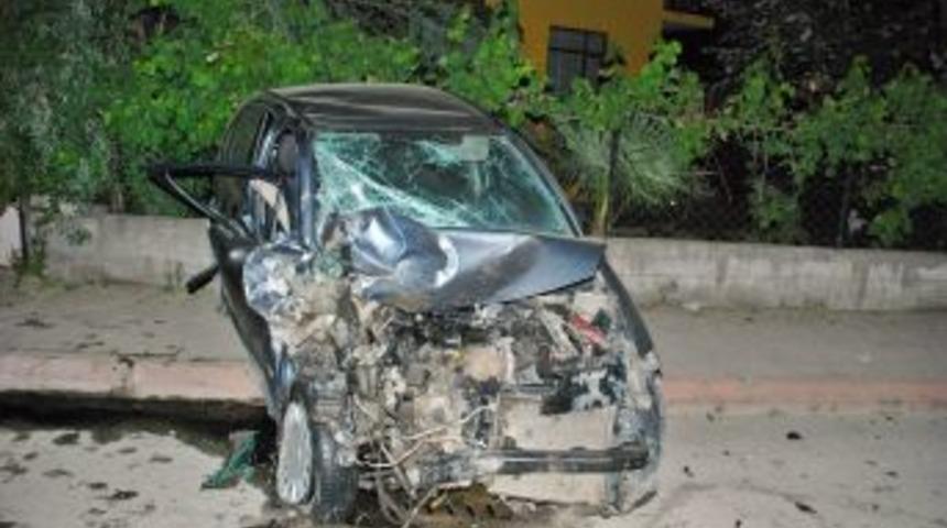 Sapanca'da Trafik Kazası: 3 Yaralı