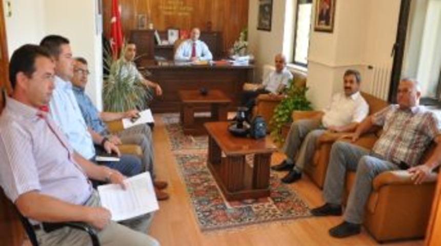 G&ouml;rdes'te Başıboş Ve Sahipsiz K&ouml;pekler Konusunda Toplantı Yapıldı