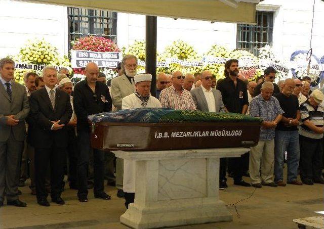 Son Osmanlı Veliahdı Beyazıt Osmanoğlu&rsquo;nun Kuzeni Toprağa Verildi 1