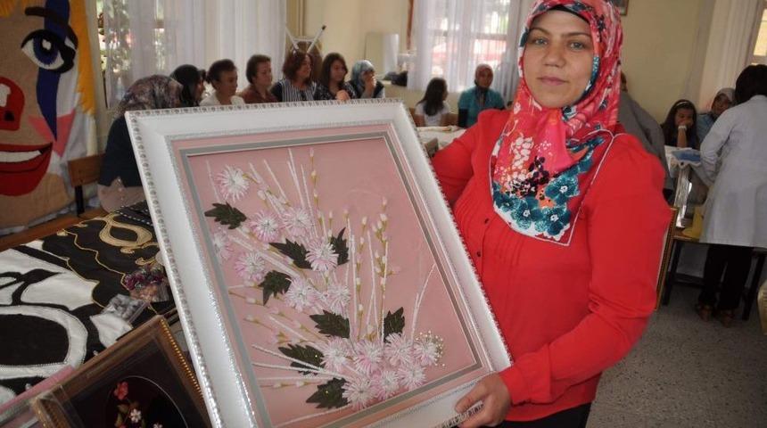 Yozgat'ta Ev Hanımları Ipek B&ouml;ceği Kozasıyla S&uuml;s Eşyası Ve Tablo Yapıyor