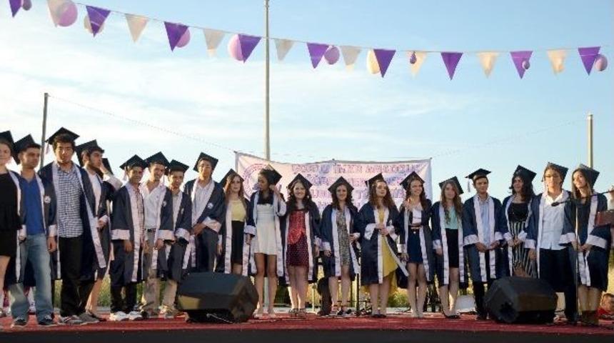 &Ccedil;orlu Anadolu &Ouml;ğretmen Lisesi İlk Mezunlarını Verdi