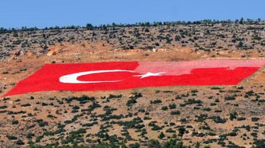 21 d&ouml;n&uuml;ml&uuml;k T&uuml;rk Bayrağı