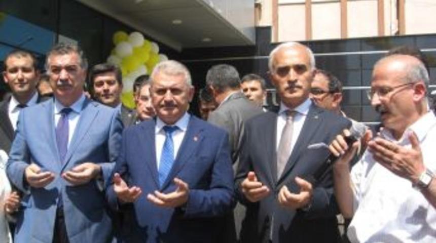 'Yolların Kralı' Diye Karşılandı, Rahatsızlanınca Helikopterle Uğurlandı