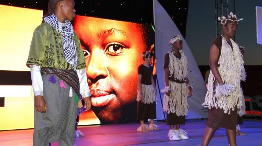 Diyarbakır K&uuml;lt&uuml;r Ş&ouml;leni Başladı, On Binler Stada Akın Etti