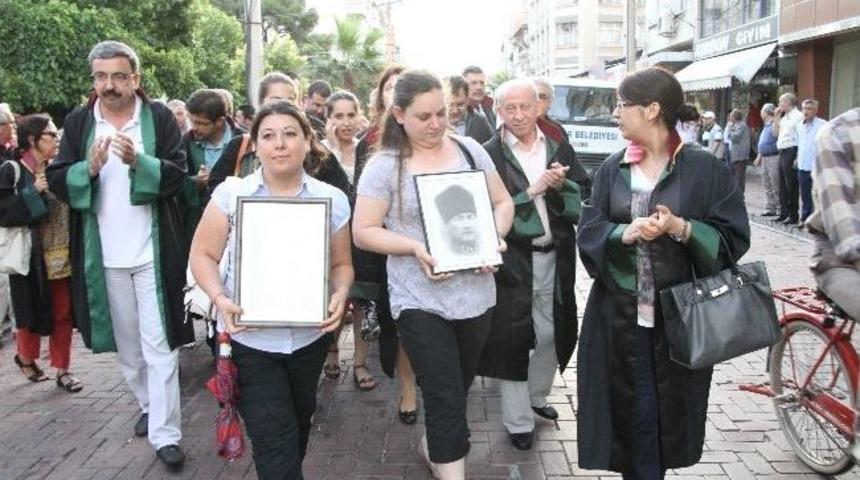 Akhisarlı Avukatlardan "gezi Parkı" Eylemi