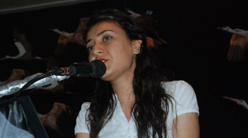 Erzin'de Liseli &Ouml;ğrencilerin Şiir Dinletisi Yoğun Ilgi G&ouml;rd&uuml;