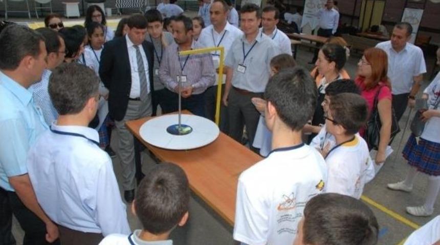 Adanalı &Ccedil;ocuklar Bir &Ccedil;ubukla D&uuml;nyanın &Ccedil;evresini &Ouml;l&ccedil;t&uuml;