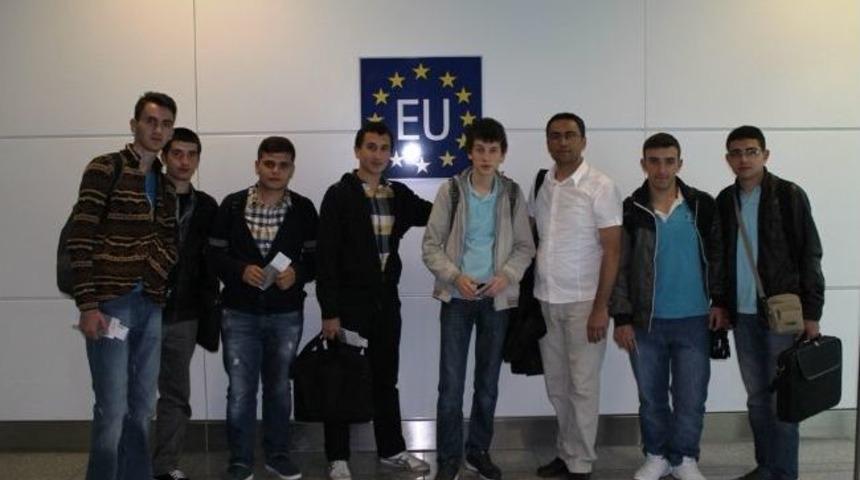 Tekirdağ End&uuml;stri Meslek Lisesi &Ouml;ğrencileri Prag'dan D&ouml;nd&uuml;