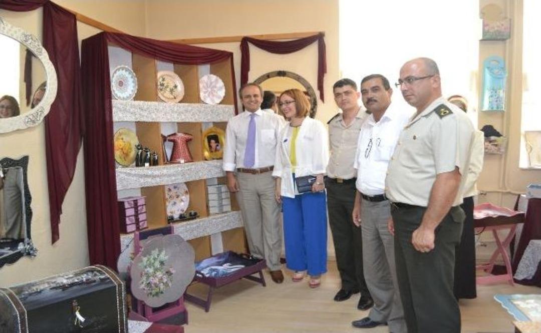 Kula Halk Eğitim'den Yıl Sonu Sergisi