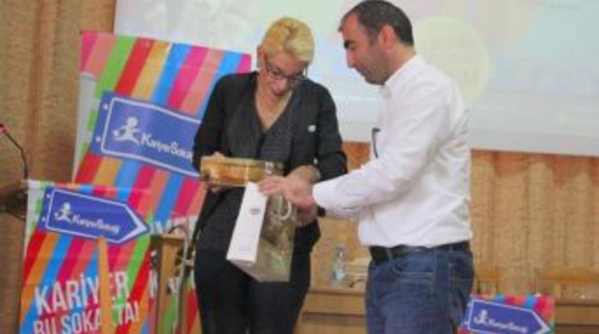 İletişim Zirvesi&rsquo;nde leblebi ilgi odağı oldu