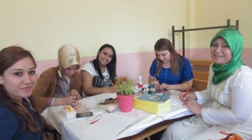 Kendilerini Ve Sevdiklerini Objelerle Anlattılar