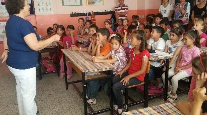 Eğrikavaklı &Ouml;ğrenciler Yazar Zehra &Uuml;n&uuml;var İle Buluştu