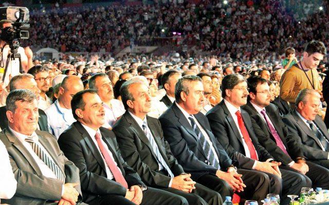 Diyarbakır&rsquo;da &lsquo;d&uuml;nya &Ccedil;ocukları&rsquo; Sevgisi Stada Sığmadı 1