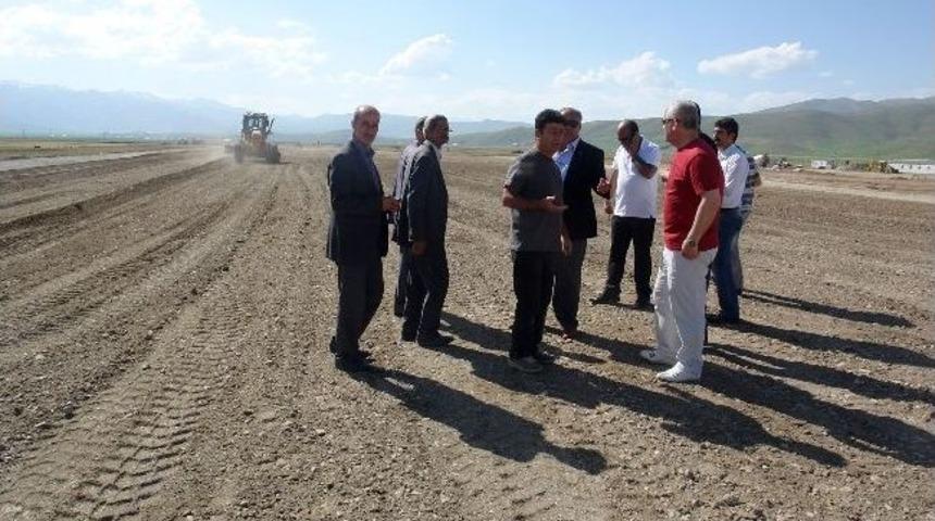 Stk&rsquo;lar Havaalanı İnşaatını Ziyaret Etti