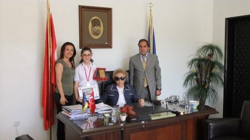 Gkv&rsquo;li Yağmur Başoğlu, Resimde T&uuml;rkiye İkincisi