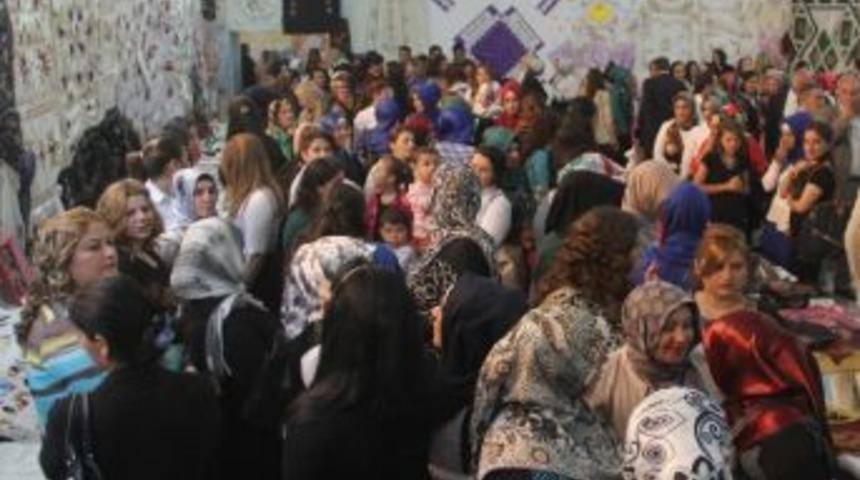 Hakkari&rsquo;de Hem 8 Bin 306 Kursiyere Eğitim Verildi