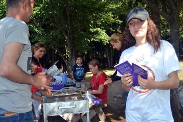 Öğrenciler Hem Piknik Yaptı, Hem Kitap Okudu