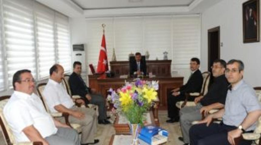 Eğitim-bir-sen Y&ouml;netimi Vali Yılmaz'ı Ziyaret Etti