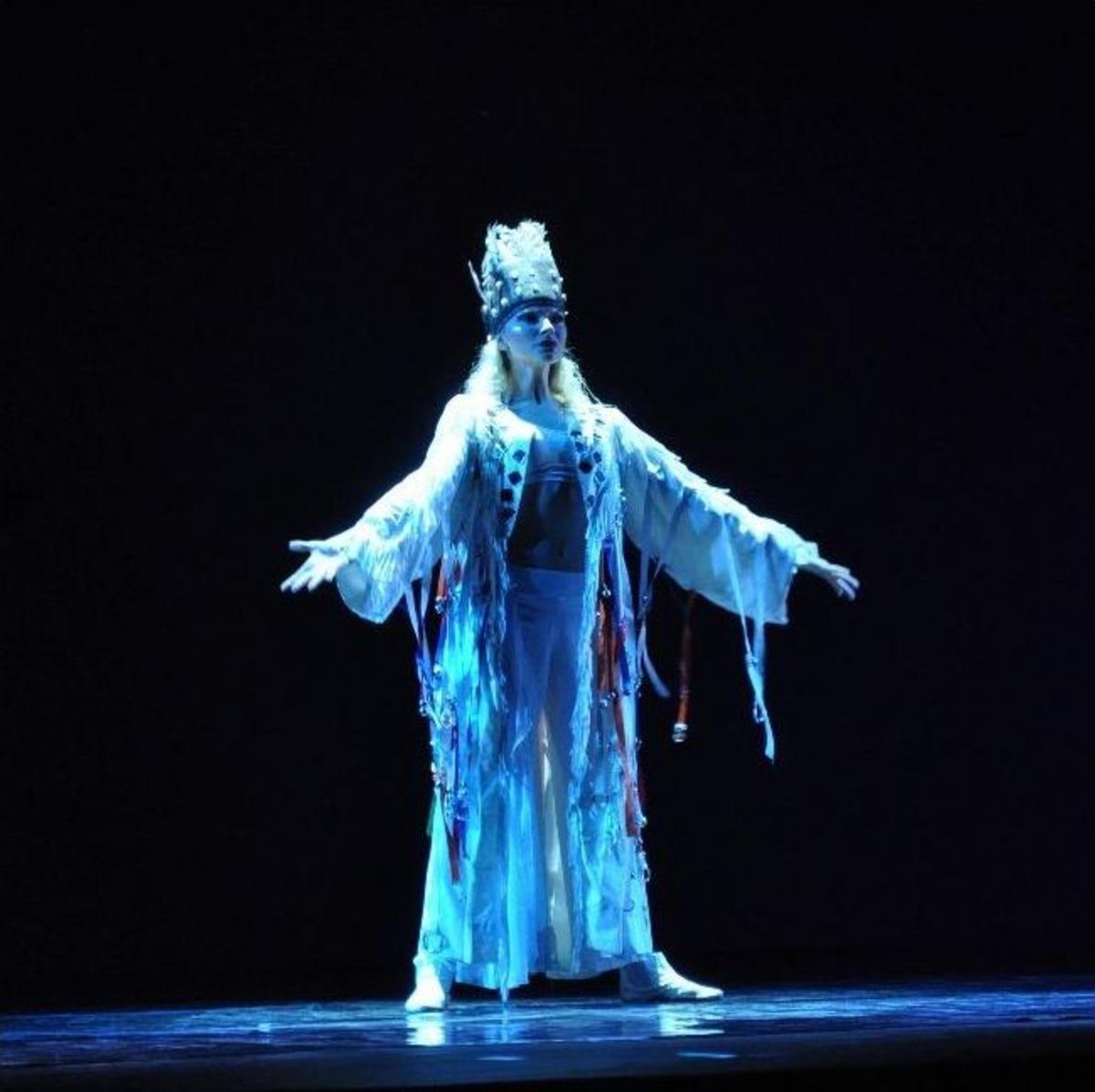 Shaman Dans Tiyatrosu &lsquo;işler G&uuml;&ccedil;ler&rsquo; Ekibini Ağırladı