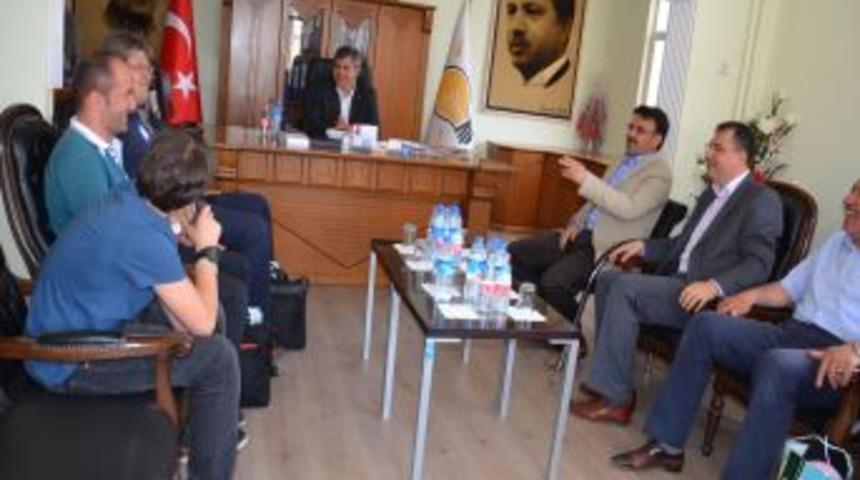 18 &Uuml;lkeden &Ccedil;ocuklar Protokol Ziyaretlerinde Bulundu
